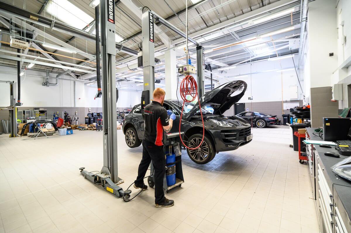 Porsche Servicing